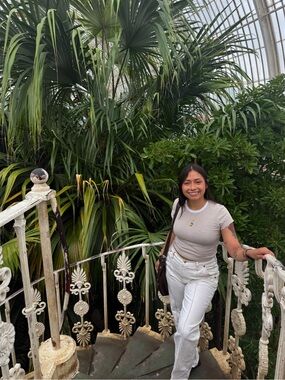 Meet your Posher, Esperanza